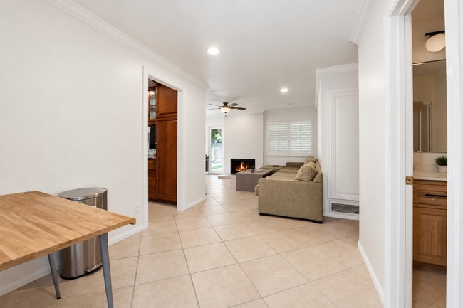4854 Campanile Dr