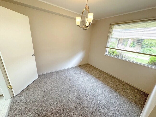 Photo - 24 Baytree Way Unit APT 6