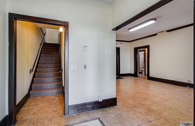 Photo - 4505 Caroline St