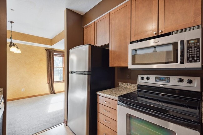 Photo - 1 BR/1 BA Crocus Hill Charmer! Unit 8