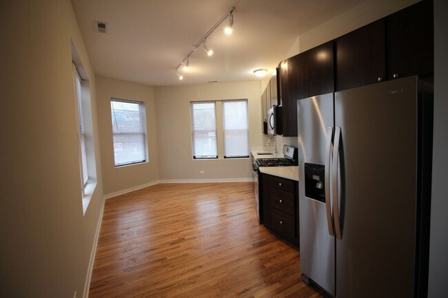 Photo - 4200 N Milwaukee Ave Apartment Unit 2