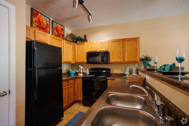Jade - 1,165SF Model - Kitchen