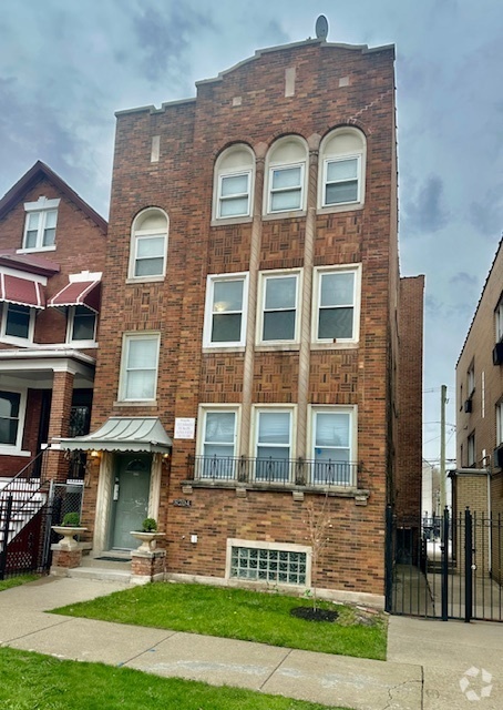 Building Photo - 8204 S Exchange Ave Rental