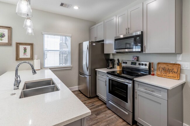 Photo - 144 W 5th St Unit C