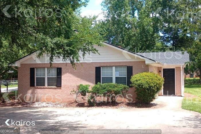 Photo - 305 Deer Park Dr House