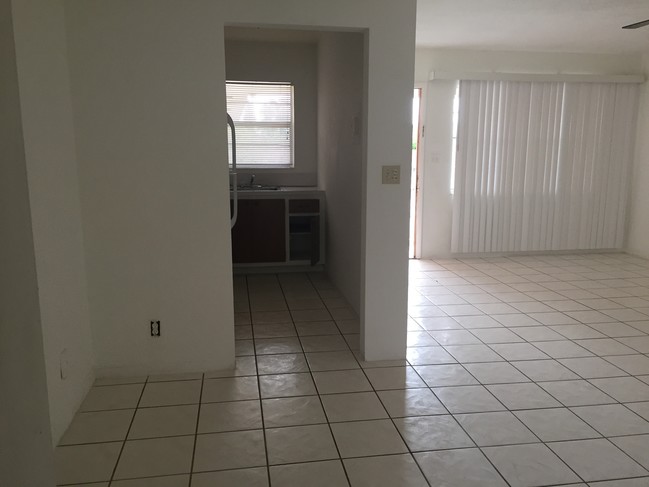 Photo - 1804 N 17th Ave Unidad 206