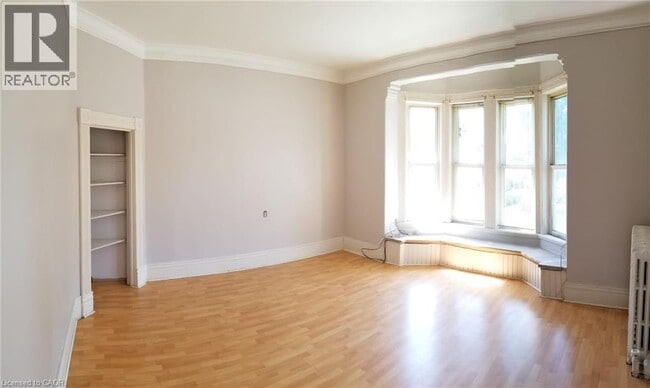 Photo - 448 King St W