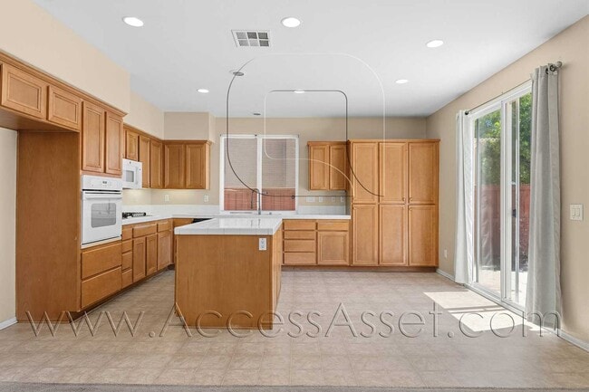 Photo - Spacious and Bright Open-Concept Living