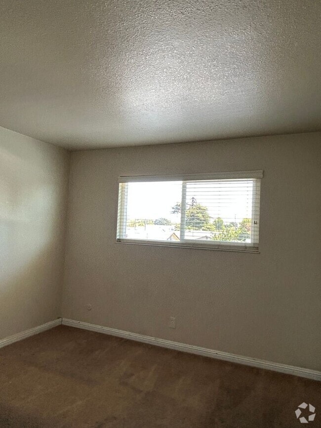 Building Photo - 821 Line St Unit 821-D Rental