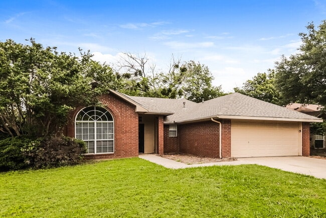 Photo - 2115 Lattimore St