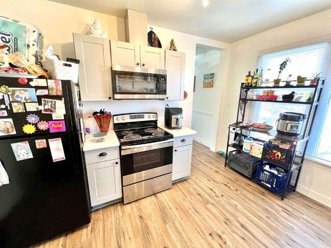 Photo - Corner Unit in the Heart of the Tacoma Art District! Unit 3