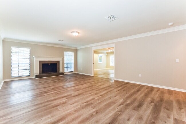 Photo - 51 Dogwood Ln