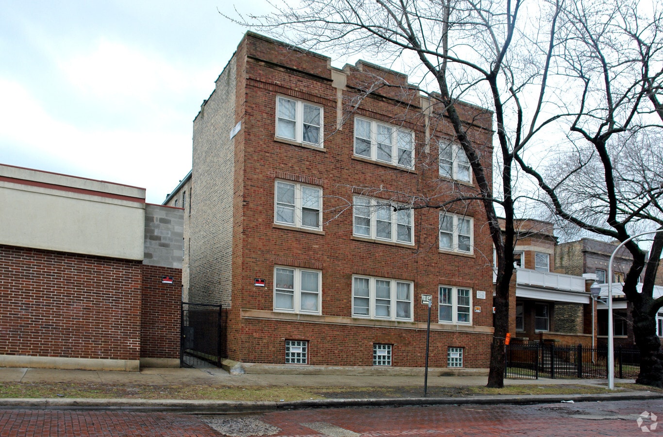 Photo - 6923 N Wayne Ave Apartamentos