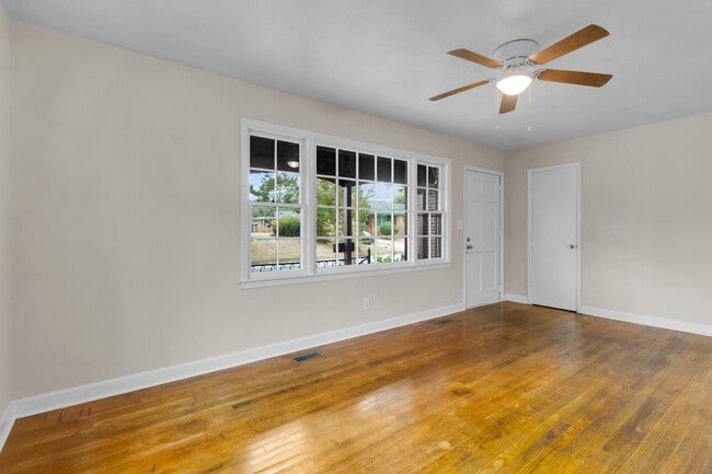 Photo - 1508 Beaufort St