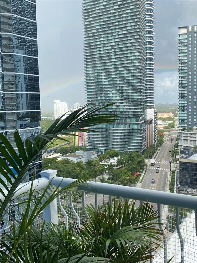 Building Photo - 1200 Brickell Bay Dr Unit 2024 Rental