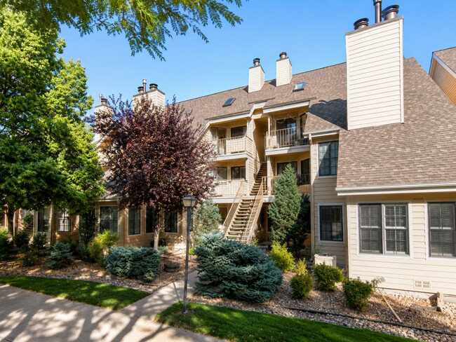 Building Photo - Luxury 2 Bed 1 Bath Condo w/ ATTACHED GARAGE Unit A