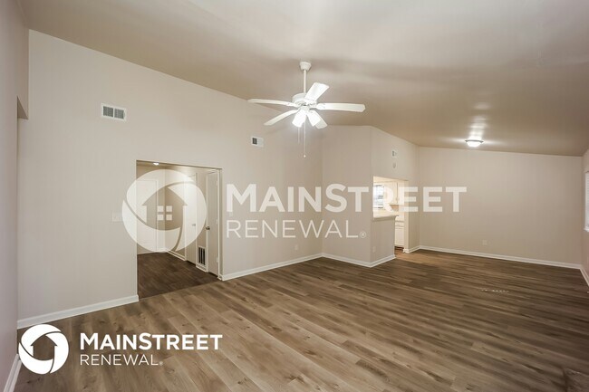 Photo - 380 Fleming Ct