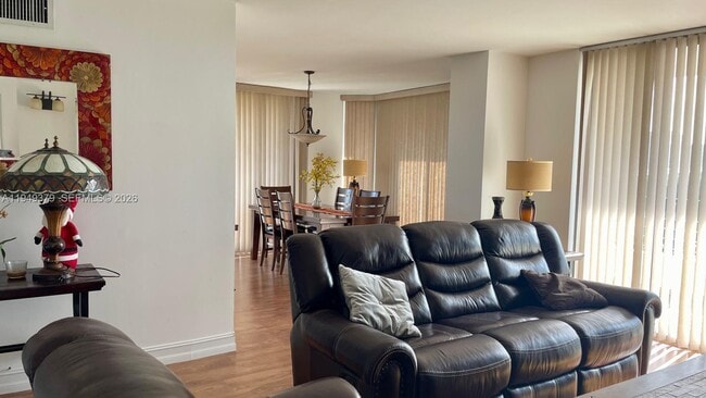 Photo - 3400 NE 192 St Unidad 609