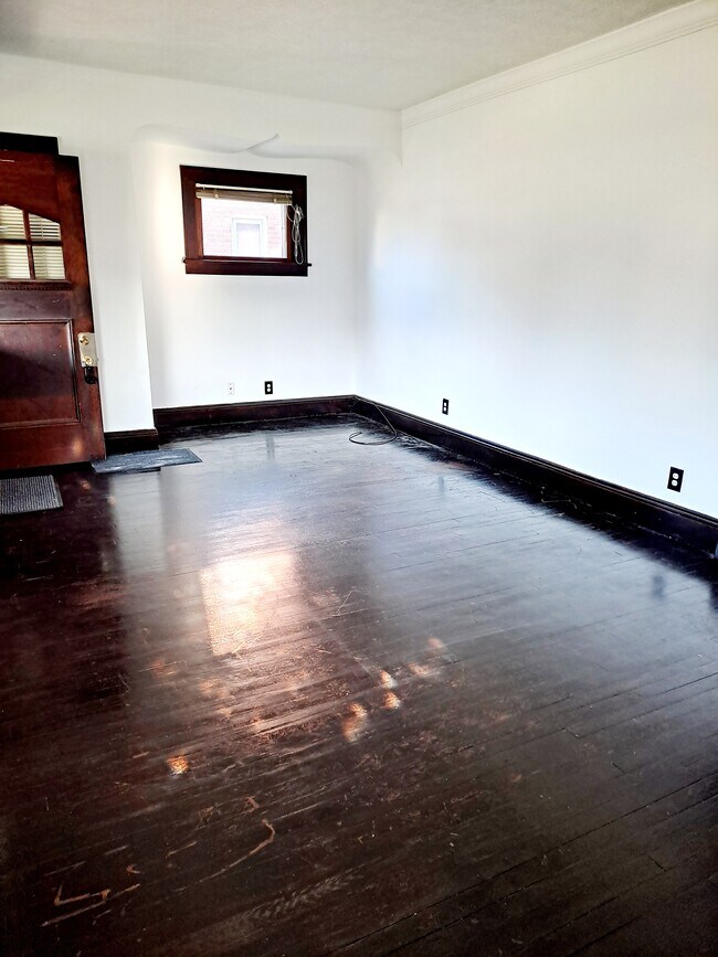 Photo - 10813 Wadsworth Ave