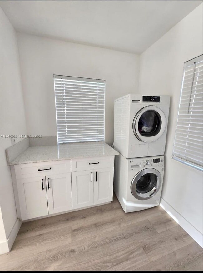 Photo - 801 NW 75th St