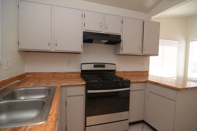 Photo - Updated 3 Bedroom 2 Bath Home! Located in Convenient South Tucson Location!