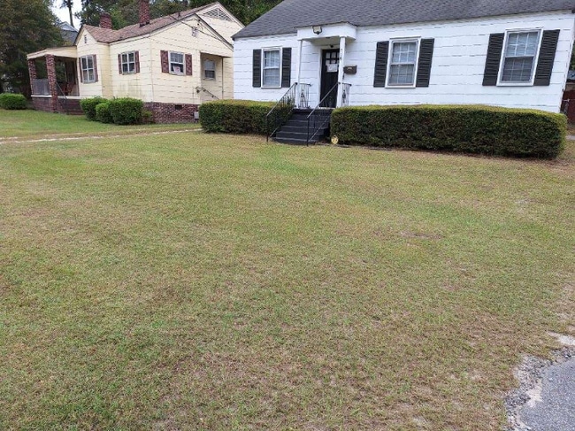 Building Photo - 718 McKewn St