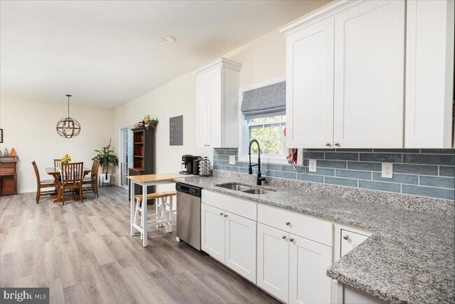 Photo - 321 Whispering Echos Dr