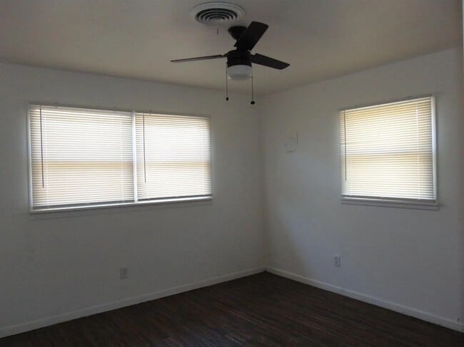Photo - 2406 46th St Unit B