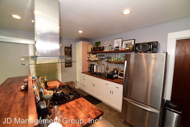 Photo - 1254 E 12th St