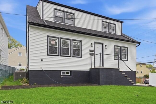 Building Photo - 551 Schuyler Ave
