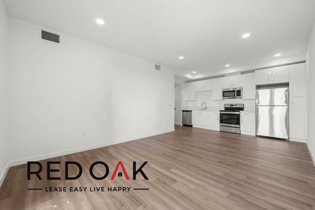 Photo - 1860 N Western Ave Unidad P12