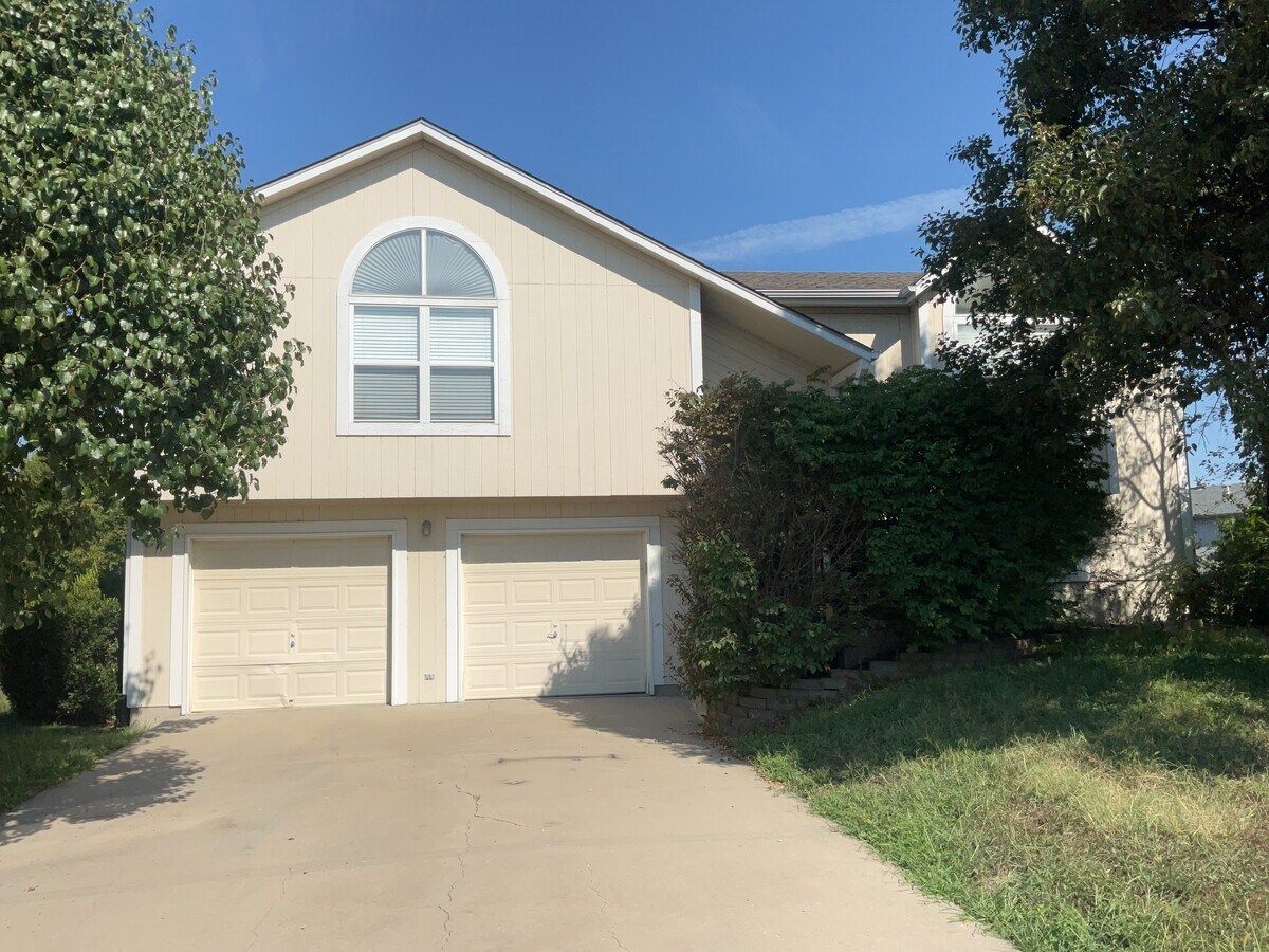 Photo - 17151 King Ct House