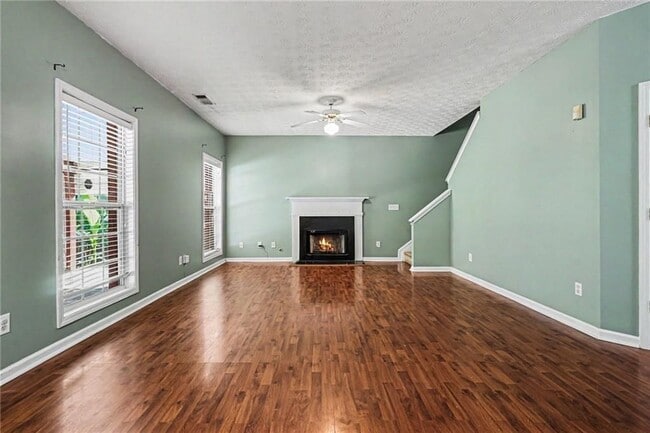 Photo - 375 Clairidge Ln SW