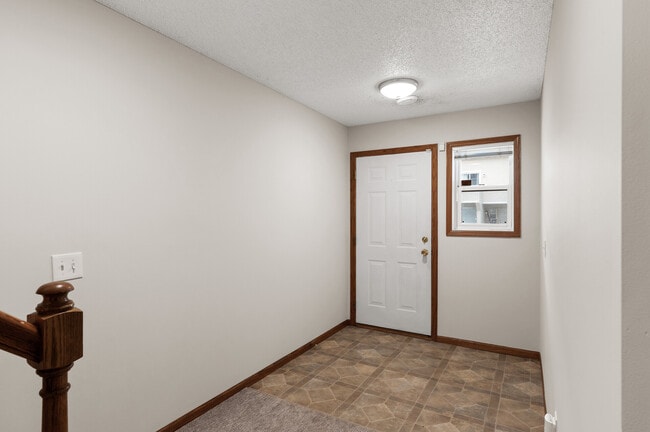 Photo - 6860 Meadow Grass Ln S