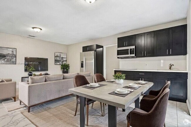 Building Photo - 4151 SW 112th Ave Unit 2 Rental