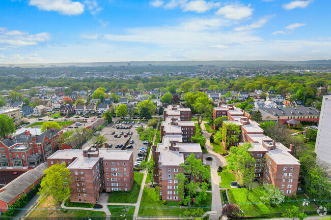 Building Photo - Parkwood Place Apartments