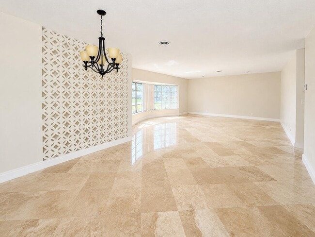 Photo - 461 SW 54th Ave