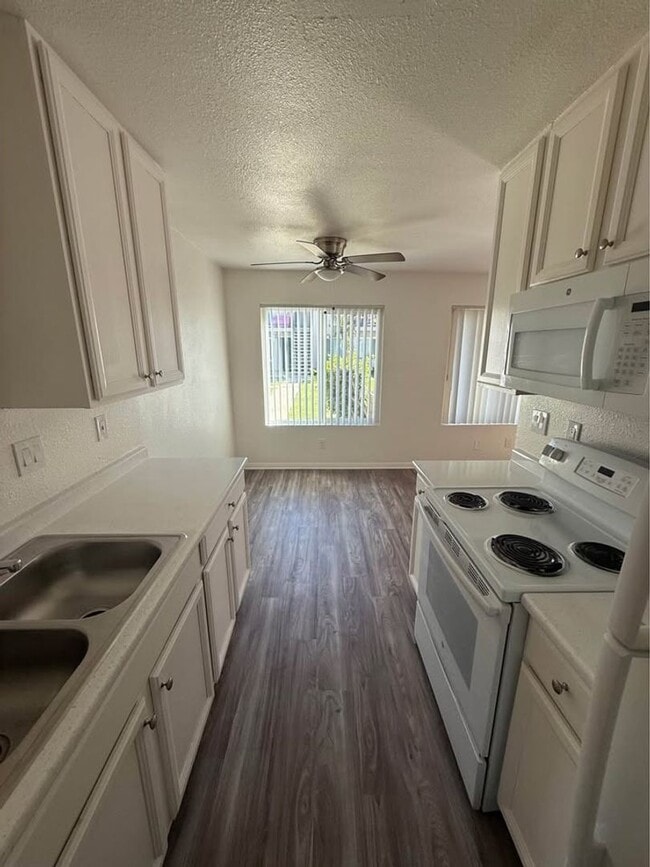 Photo - Del Coronado Villas 3 Unit 1 bedroom RENT SPECIAL