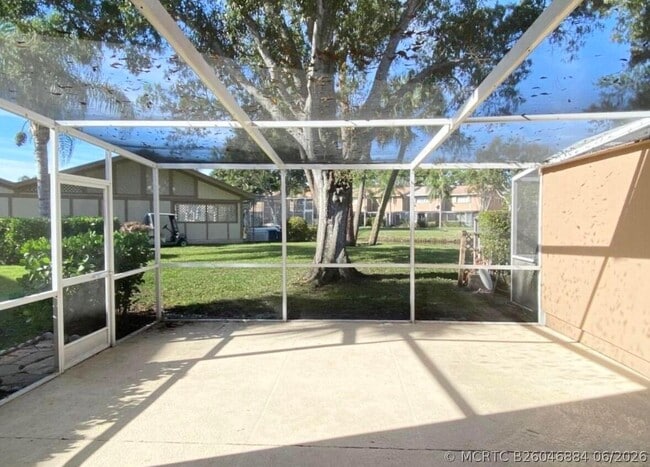 371 Maplecrest Cir