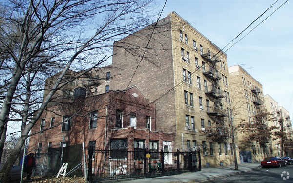 Photo - 2765 Kingsbridge Ter Apartments