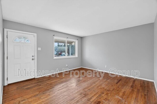 Photo - 1455 Redman Blvd