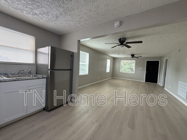 Photo - 1201 Karnes Ave
