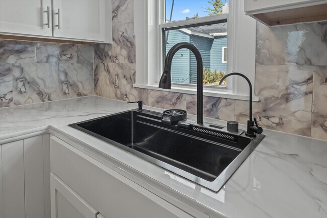 Photo - 1935 Maddy Ln