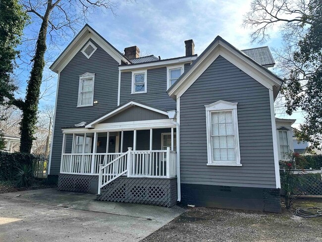 Photo - 205 N 2nd St