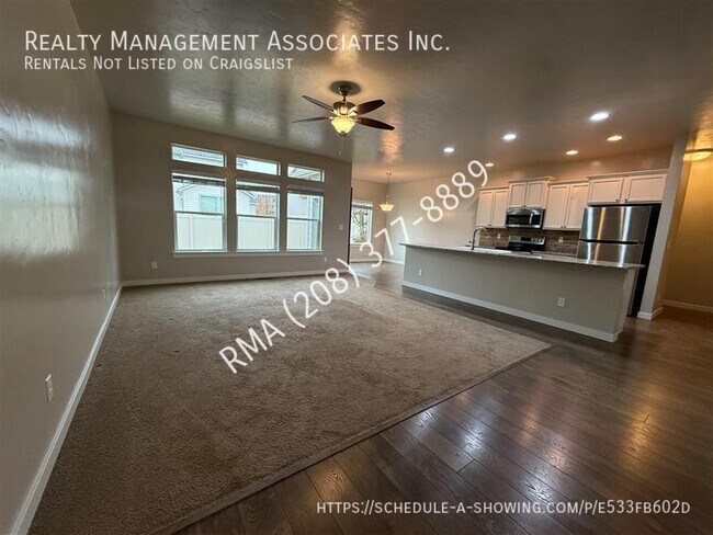 Photo - 701 E Gannett Dr