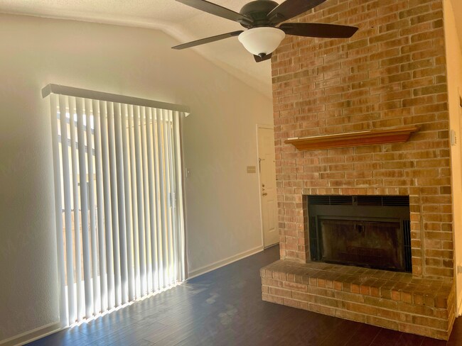 Photo - Woods Hole 14506-14508 Unidad 14506