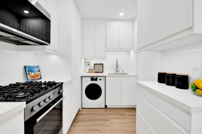 Photo - 2350 E Poppy St