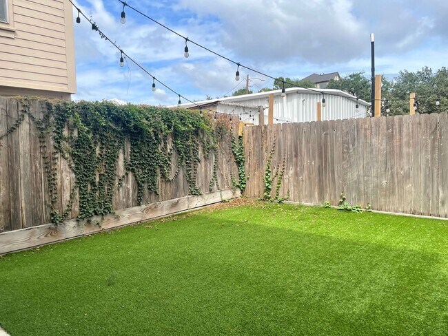 Photo - 1211 Marconi St