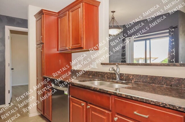 Photo - 2550 E River Rd