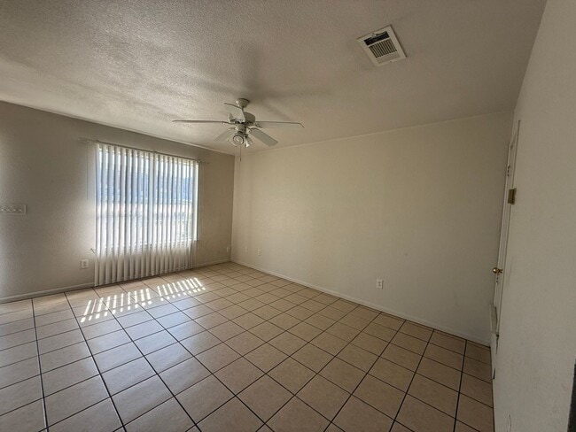 Photo - 2813 Cantabrian Dr Unidad Apt. C